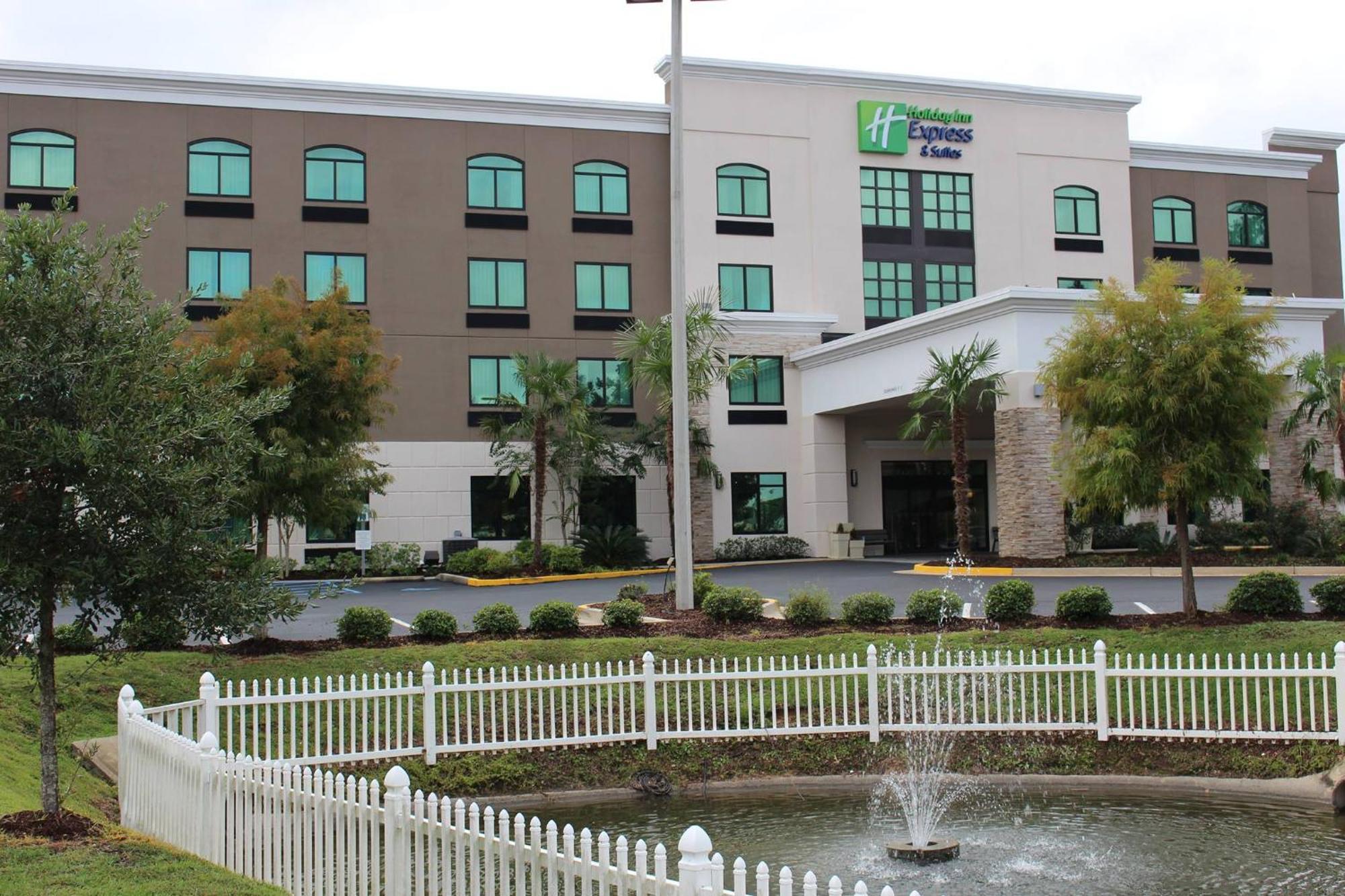 Holiday Inn Express & Suites Mobile West I-10 By Ihg Tillmans Corner Exterior foto